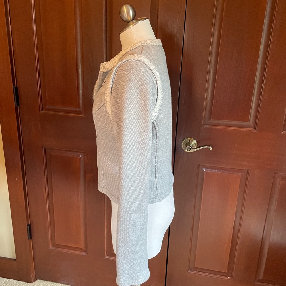 Ladies, gray zip up cardigan, size medium from GAP. Excellent condition. - Picture 5 of 6